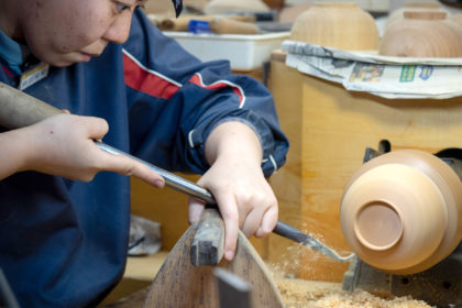 Studium an der einzigen Drechselschule Japans