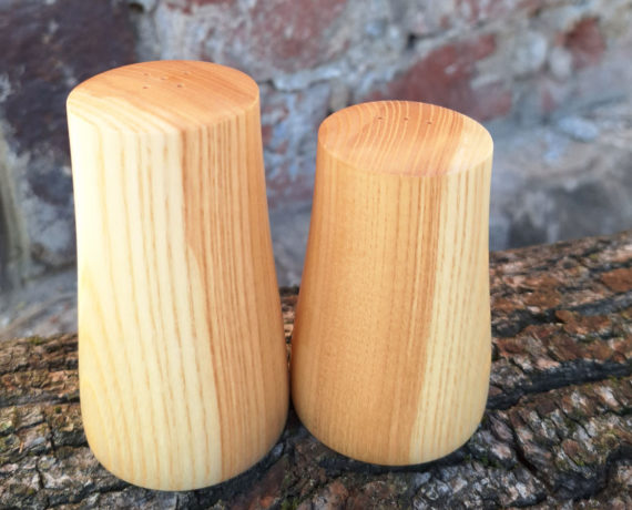 Salz- und Pfefferstreuer drechseln