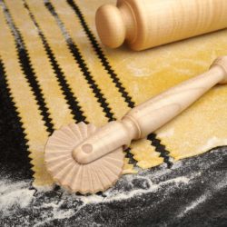 Anleitung: Teigschneider aus Holz selbst drechseln